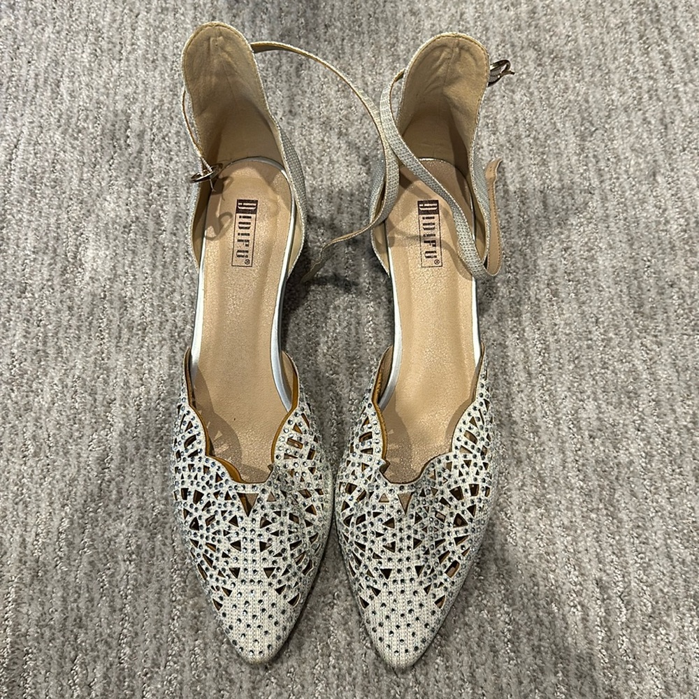 IDIFU Silver Heels with Cutout Design